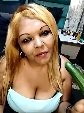 hemilynthomas2467 online show from December 14, 2025, 2:11 pm