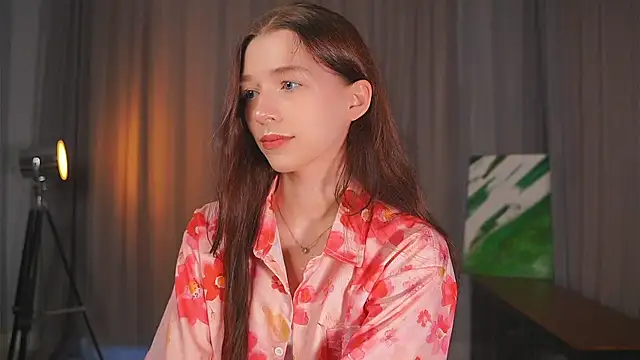 RoxieBolich online show from September 22, 2025, 1:35 pm