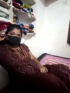 swetha01430 online show from October 2, 2025, 4:25 pm