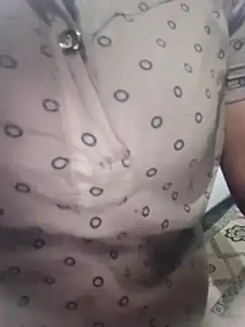 swetha01430 online show from November 17, 2025, 5:19 pm