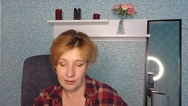 Snapshot of Elannaria chatting on September 28, 2025, 2:44 pm Elannaria online show from September 28, 2025, 2:44 pm