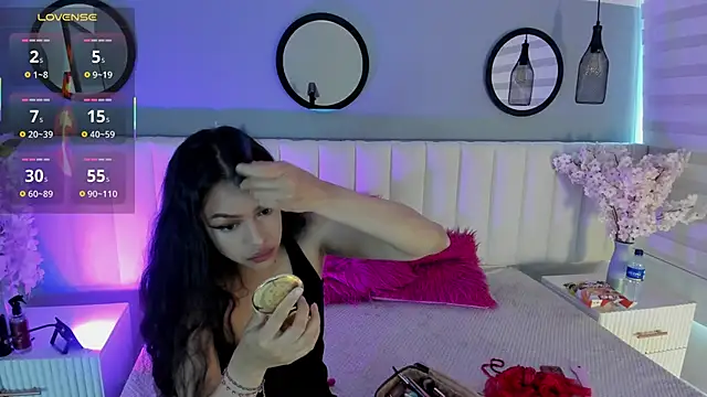 Mila Hank  online show from November 30, 2025, 12:20 pm