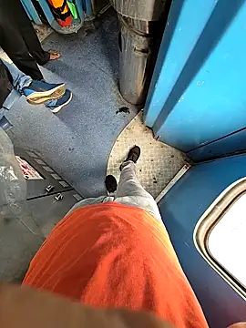 RockRolaxxx online show from October 3, 2025, 5:04 am