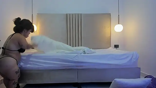 PamelaBonnet mml online show from November 10, 2025, 8:08 pm