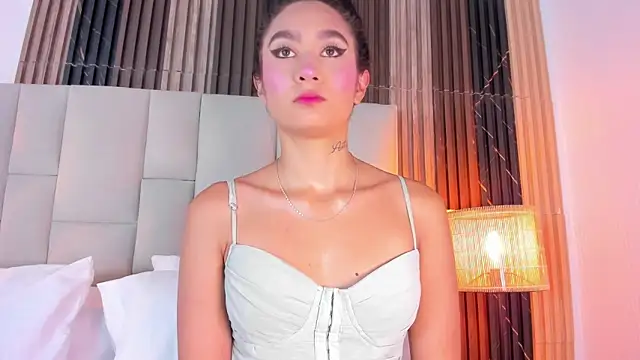 Nicolqueen  online show from April 2, 2026, 12:14 pm