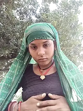 Snapshot of Idhika_Jha chatting on September 28, 2025, 10:31 am Idhika Jha online show from September 28, 2025, 10:31 am