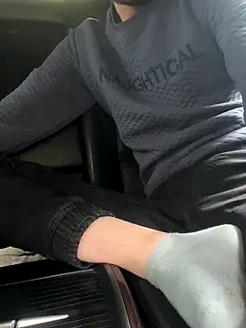 Snapshot of bmwe71 chatting on September 17, 2025, 10:06 am bmwe71 online show from September 17, 2025, 10:06 am