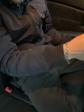 Snapshot of bmwe71 chatting on February 12, 2026, 2:56 pm bmwe71 online show from February 12, 2026, 2:56 pm