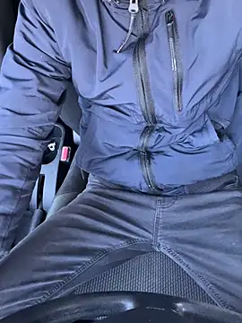 Snapshot of bmwe71 chatting on February 19, 2026, 12:34 pm bmwe71 online show from February 19, 2026, 12:34 pm