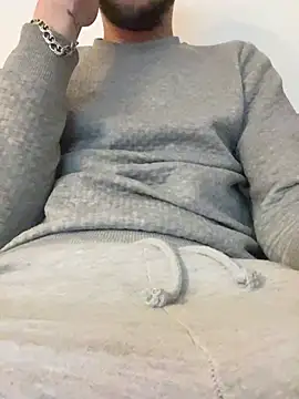 Snapshot of bmwe71 chatting on February 25, 2026, 8:40 pm bmwe71 online show from February 25, 2026, 8:40 pm