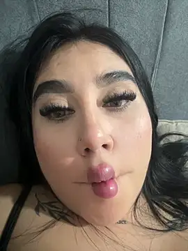 Snapshot of Sophie_Dreamss chatting on April 21, 2026, 1:42 am Sophie Dreamss online show from April 21, 2026, 1:42 am