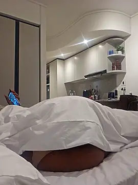 trickyOne online show from October 12, 2025, 9:58 pm