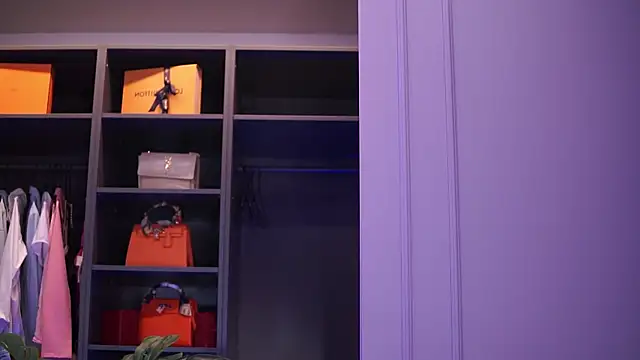 Snapshot of AishaaDevoe chatting on September 20, 2025, 3:24 pm AishaaDevoe online show from September 20, 2025, 3:24 pm