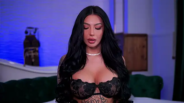 Snapshot of AishaaDevoe chatting on December 17, 2025, 7:53 pm AishaaDevoe online show from December 17, 2025, 7:53 pm