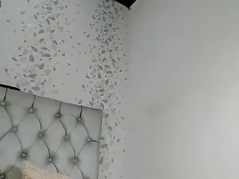 michelle perla online show from September 17, 2025, 7:04 pm