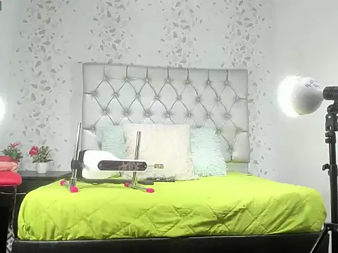 michelle perla online show from October 27, 2025, 6:34 pm