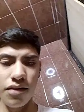 aispuro8505 online show from November 12, 2025, 5:46 pm