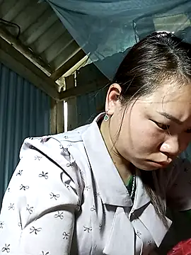 may-squirl online show from December 16, 2025, 1:10 am