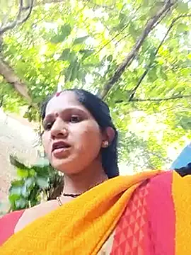 Jooli xx online show from September 22, 2025, 11:01 am