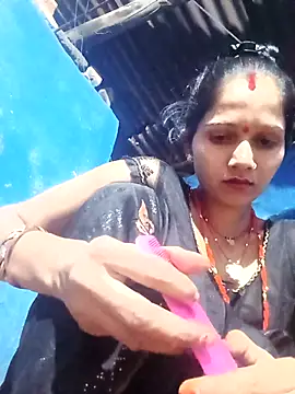 Jooli xx online show from September 29, 2025, 1:38 pm