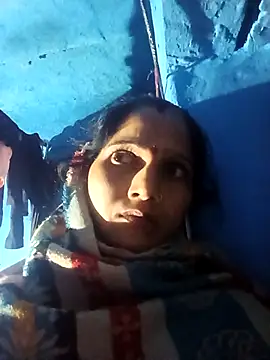 Jooli xx online show from November 14, 2025, 12:48 pm