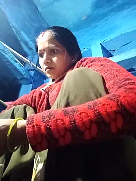 Jooli xx online show from December 3, 2025, 12:25 pm