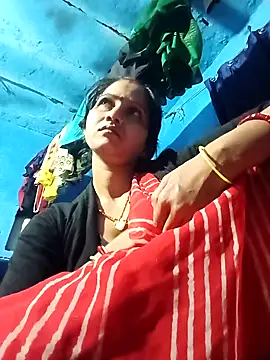 Jooli xx online show from February 6, 2026, 2:53 pm