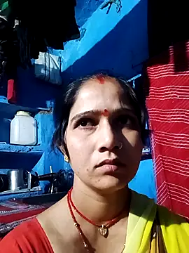 Jooli xx online show from March 10, 2026, 3:17 pm