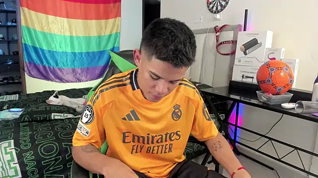 Snapshot of Jack_castell chatting on October 4, 2025, 4:05 pm Jack castell online show from October 4, 2025, 4:05 pm