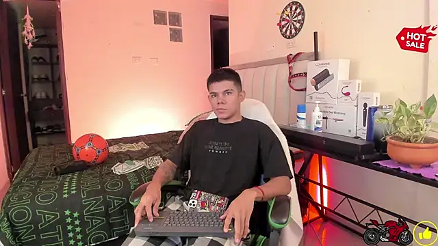 Snapshot of Jack_castell chatting on October 8, 2025, 11:08 am Jack castell online show from October 8, 2025, 11:08 am