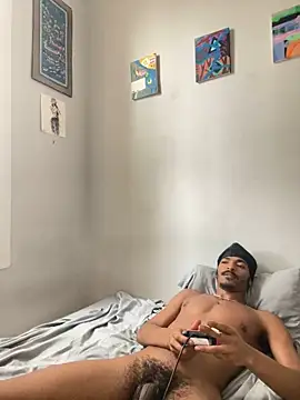 TRILLAHUNG online show from September 23, 2025, 6:11 pm