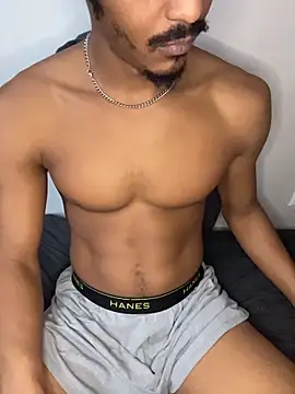 TRILLAHUNG online show from December 4, 2025, 2:15 pm