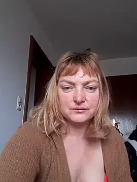 Snapshot of LiluLiluLilu chatting on November 28, 2025, 9:56 am LiluLiluLilu online show from November 28, 2025, 9:56 am