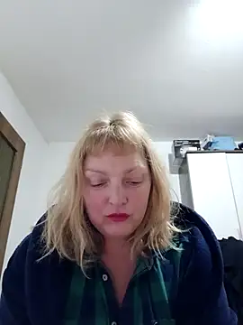 Snapshot of LiluLiluLilu chatting on December 22, 2025, 7:22 pm LiluLiluLilu online show from December 22, 2025, 7:22 pm