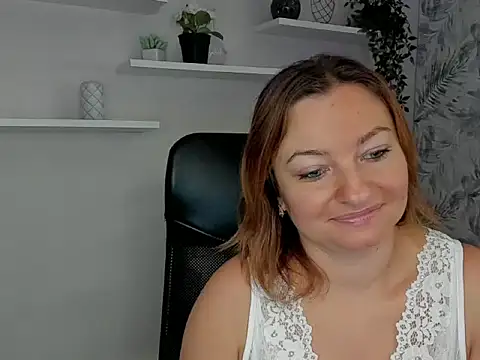 angelaSamt online show from September 15, 2025, 5:40 am