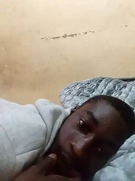 Snapshot of kadassy chatting on November 19, 2025, 12:05 pm kadassy online show from November 19, 2025, 12:05 pm