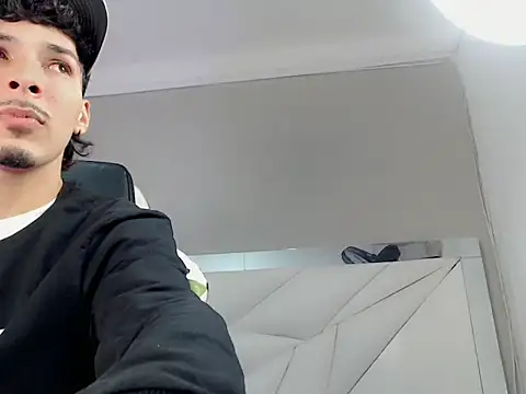 Snapshot of yankees_ chatting on November 15, 2025, 3:48 am yankees online show from November 15, 2025, 3:48 am