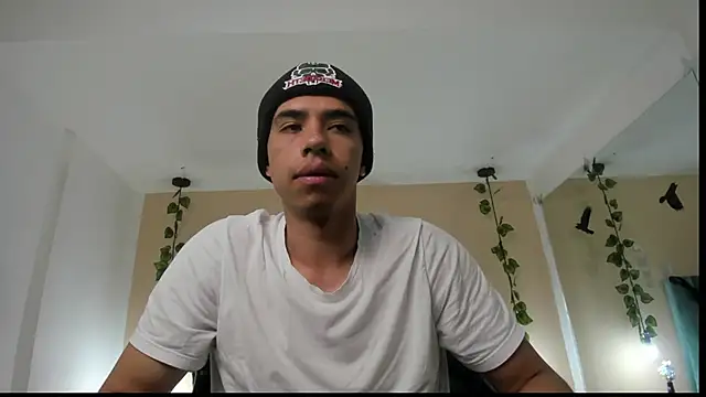 Muscle Scott online show from October 28, 2025, 12:30 pm