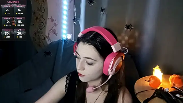 Sophiecuttie online show from October 31, 2025, 5:47 pm