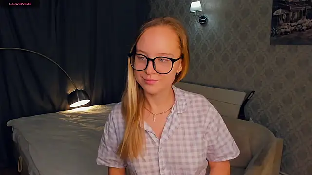 SoonMoor online show from October 18, 2025, 5:25 pm