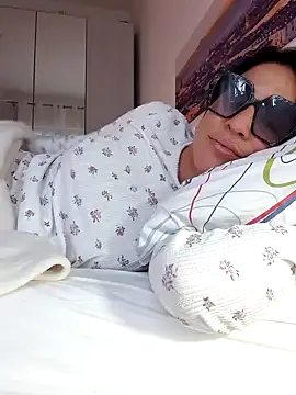 sexy7883 online show from February 2, 2025, 4:32 pm