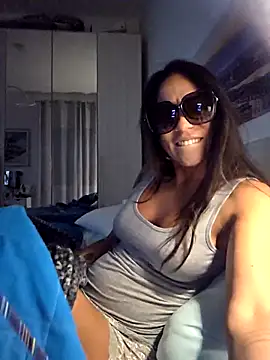 sexy7883 online show from October 4, 2025, 7:12 pm