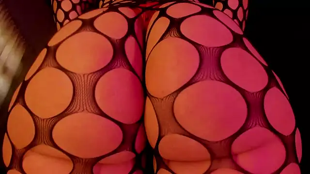 Snapshot of Gabby_Haze chatting on December 15, 2025, 6:01 pm Gabby Haze online show from December 15, 2025, 6:01 pm