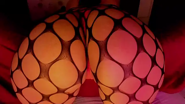 Snapshot of Gabby_Haze chatting on December 17, 2025, 8:37 pm Gabby Haze online show from December 17, 2025, 8:37 pm