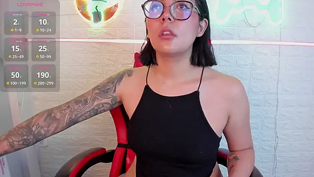 LolaXXXperience online show from November 22, 2025, 11:31 am