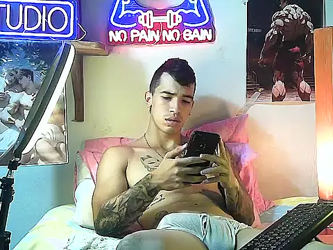 Strongcockfitness online show from September 28, 2025, 12:05 am