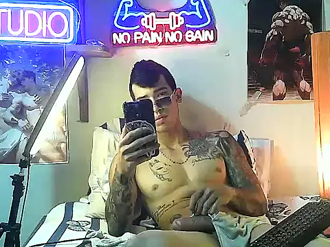 Strongcockfitness online show from October 18, 2025, 9:04 pm