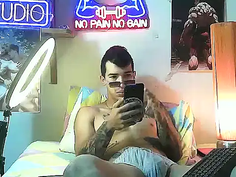 Strongcockfitness online show from October 21, 2025, 7:03 pm