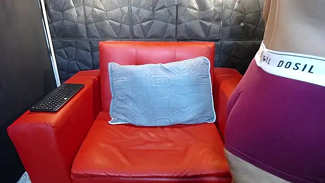 Snapshot of nazareth_stg chatting on September 18, 2025, 12:18 pm nazareth stg online show from September 18, 2025, 12:18 pm