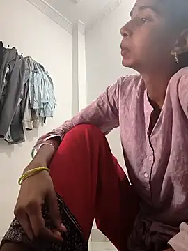 Snapshot of Hot-Soniya2 chatting on October 5, 2025, 5:17 am Hot-Soniya2 online show from October 5, 2025, 5:17 am